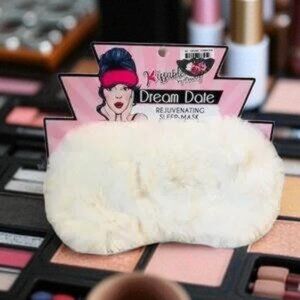 Sleep Mask Rejuvenating Plush - White